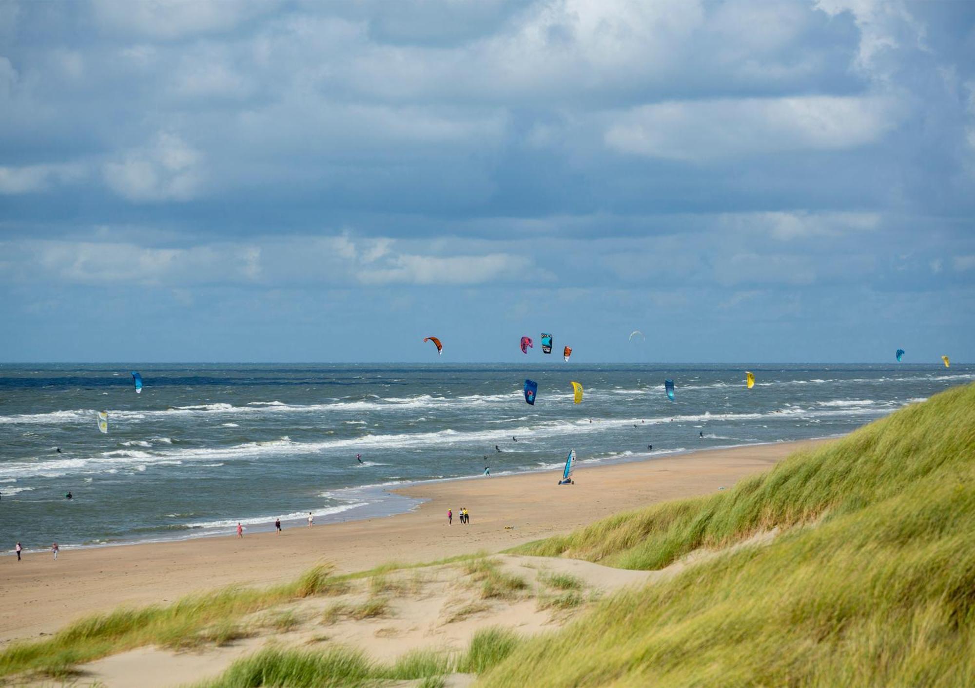 Hotel Dw Castricum Esterno foto